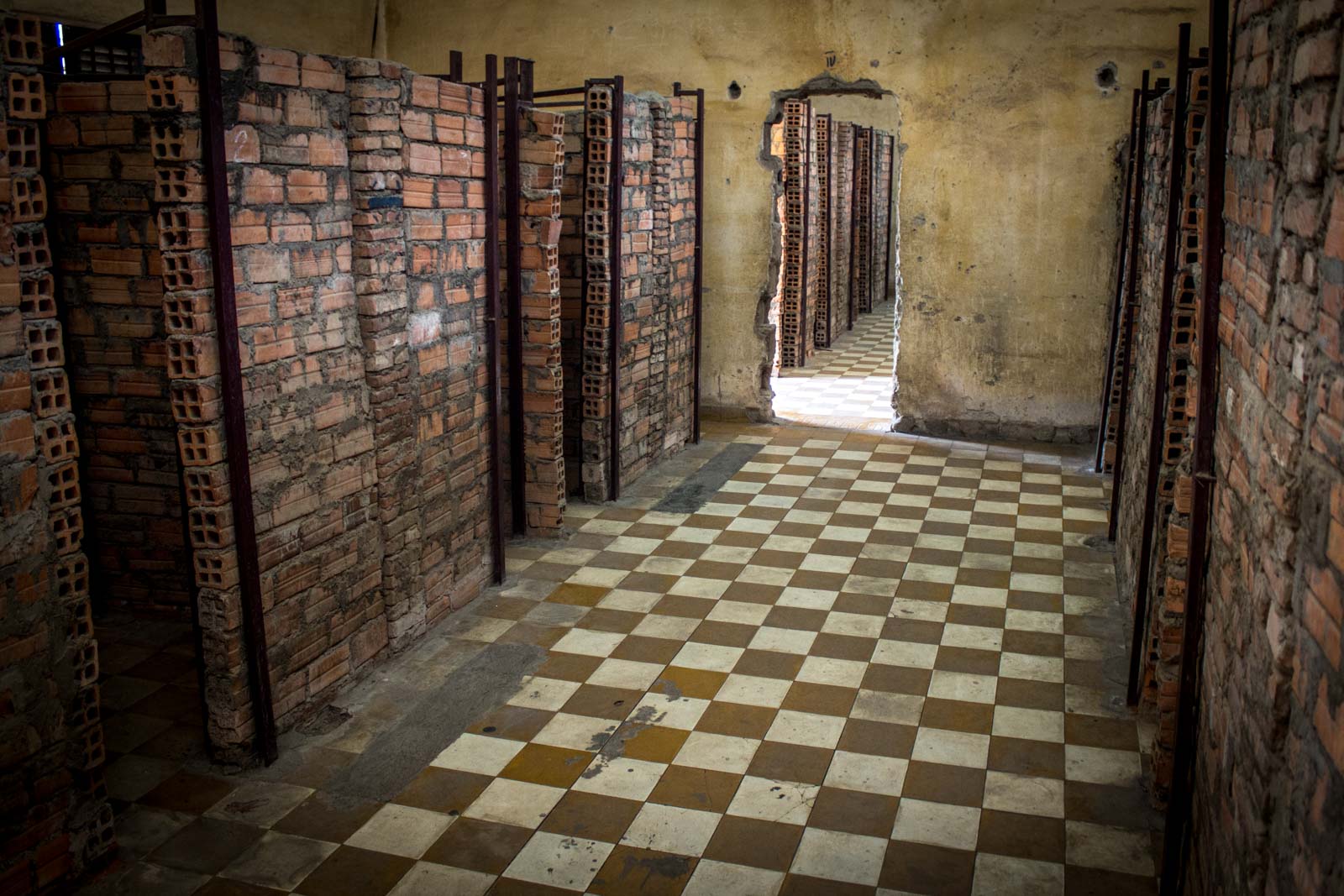 What to see in Phnom Penh Tuol Sleng Genocide Museum